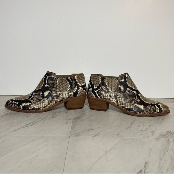 New! Madewell Sonia Low Chelsea Snake Embossed Leather Bootie 6 - Picture 6 of 12
